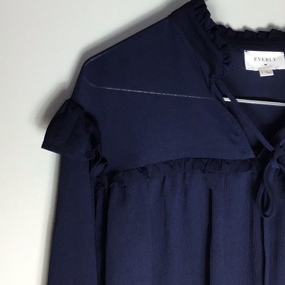 Everly > Navy Frilly Blouse Small - Picture 5 of 9